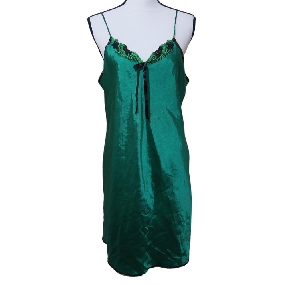 Vintage Silky Mini Dress‎ Sleeveless Black Bow Tie Sabrina Carpenter Green